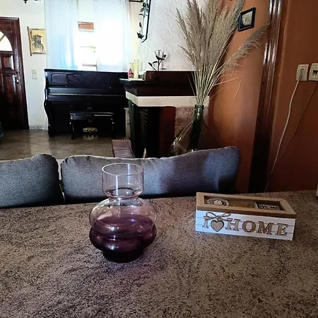 Niki House